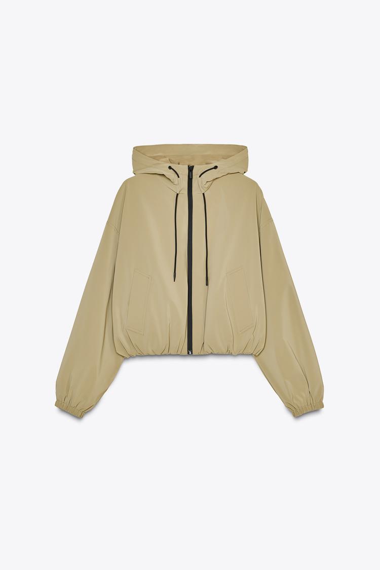 BLOUSON EFFET GOMME AVEC CAPUCHE